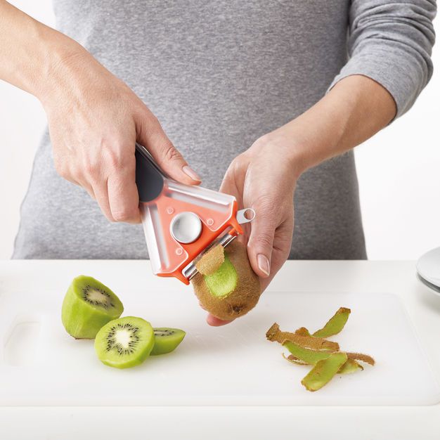 Eater's tweet photo. How the MoMA Design finds kitchen stuff cool enough for the MoMA store https://t.co/tWuKJ8JdEV https://t.co/7sjOoQkHiN