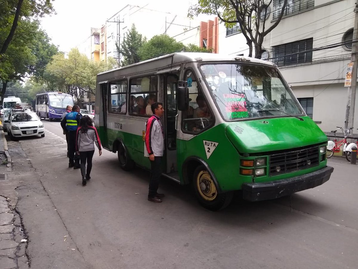 LaSEMOVI's tweet photo. #SemoviInforma que se realizaron 17  remisiones, 5 suspensiones y 51 infracciones por diversas faltas al Reglamento de Tránsito; durante el Operativo #BlindajeCDMX del 11 de octubre https://t.co/M7TcSrtce5