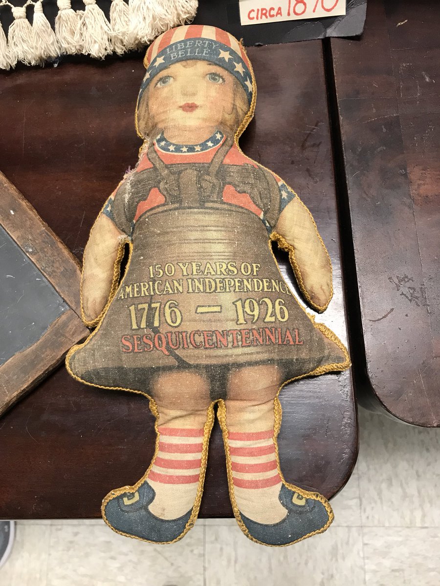 Found this sesquicentennial doll (not for sale 😢)- what will 2028’s version look like? USA250 or the Sestercentennial is only 8 years away!🇺🇸