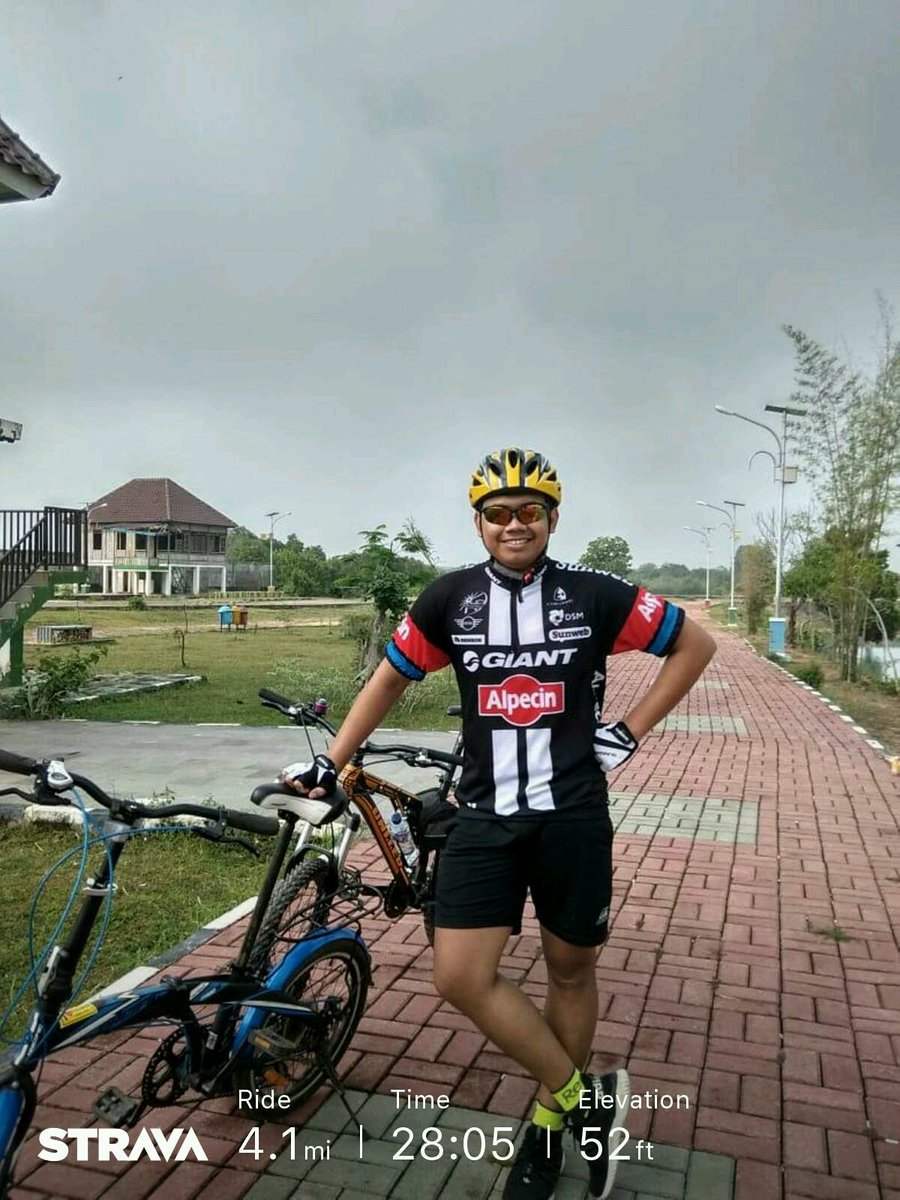 NWSantoso's tweet photo. Check out my ride on Strava: https://t.co/eXI2N0AlVn https://t.co/Jd5yb3WPHn
