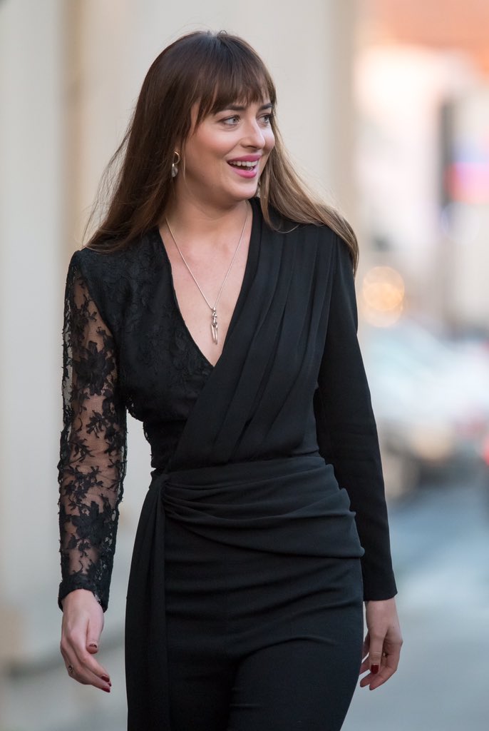 mavisoleil's tweet photo. More stunning pictures of Dakota after Jimmy Kimmel Live yesterday. Thank you @AdoringDJ for sharing, credits go to their respectful owners. ❤️ #DakotaJohnson https://t.co/RvmSZy6UPL