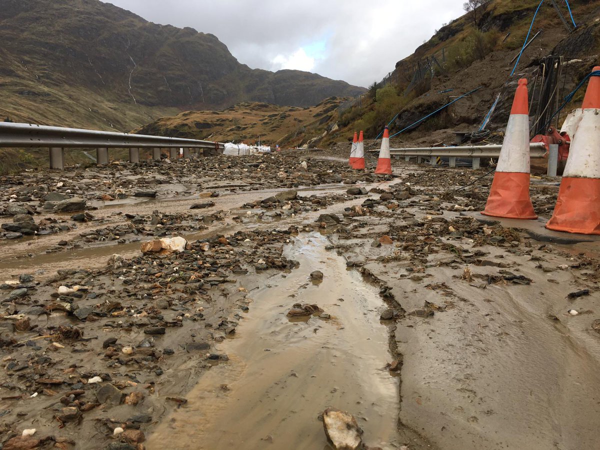 Feorlean's tweet photo. 300 tonnes of debris deposited on #A83 as a result of this morning’s landslip - to add to the 2500 tonnes on Tuesday. The sudden rain storm that caused this was horrendous - I was there ! Sustainable safe re-opening the first priority tho more bad weather forecast for weekend. https://t.co/CMXHeeso7c