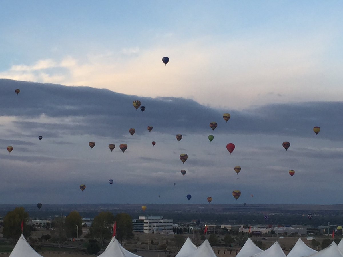 LarryMondello2's tweet photo. Albuquerque Balloon Festival 2018 #NewMexico #LarryAir #FORE https://t.co/UfOtLeTr9C