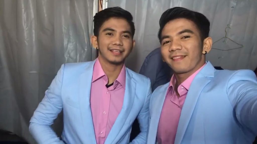 revi_zahra's tweet photo. Deg deg 

Bismillah 😊❤💙
Siap siap k2rl teriak kenceng 
#IDA2018RizkiRidho https://t.co/N7AeCkeiAf