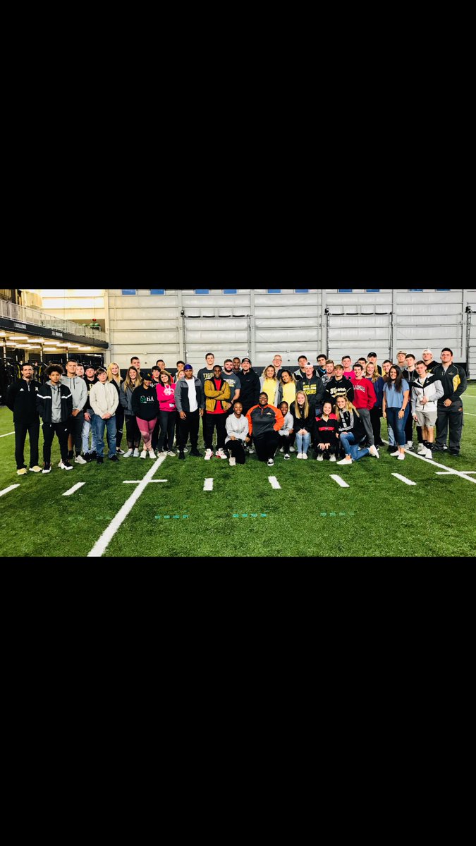BAHSFCA's tweet photo. FCA THIS MORNING WAS 🔥🔥🔥 Joel, thank you so much for coming out and 🗣to our students. We enjoyed seeing all your faces this morning, Tigers. Can’t wait for the next meeting!! (26th)
#BeDifferent
#Consistency #LetsKeepGrowingTogether
#FCABA https://t.co/L5m5qWdYhn