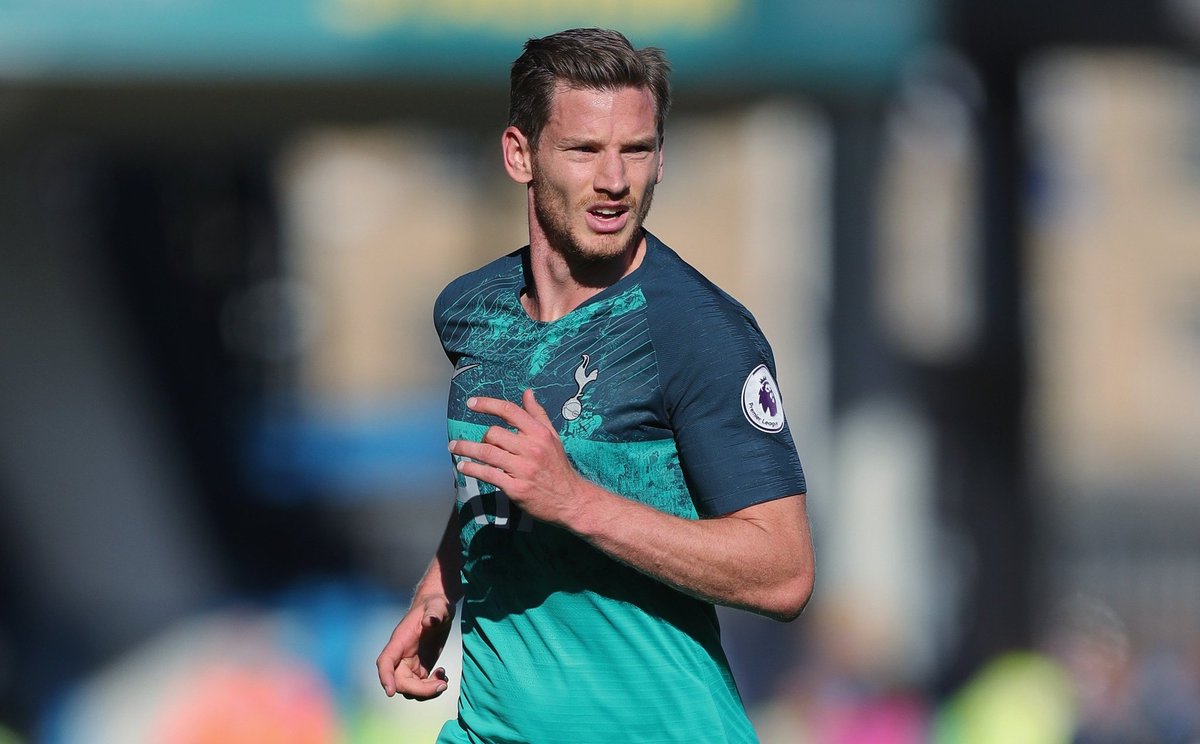 EPLFrance's tweet photo. 🏥 Infirmerie | Sorti face à Huddersfield à cause d'une blessure à la cuisse, Jan Vertonghen devrait retrouver les terrains au mois de décembre. https://t.co/2NMLsOENNe