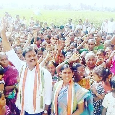 Sameer98962724's tweet photo. అదిగో.. నడిచే నాయకుడు మన భువన��ిరి ఆశాకిరణం కుంభం అనిల్ అన్న. 
#Bhongir #Congress #AnilKumarReddy #Kumbam https://t.co/aDuJKFMdGS
