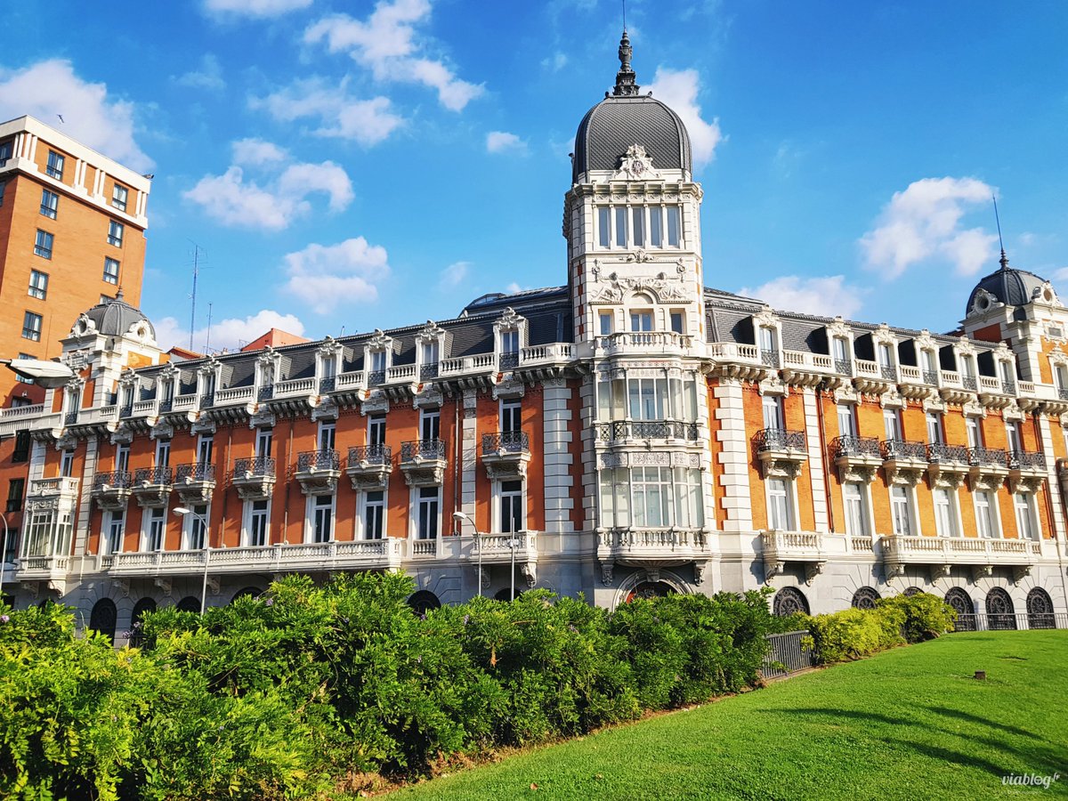 Viablog_FR's tweet photo. We love #Madrid 😍 Découverte de la ville depuis Plaza de Espana ! #roadtrip #spain #goexplore #lovetravel #bloglife #europe #wanderlust #pictures #worldplaces #espana #doyoutravel #bluesky #plazadeespana #travelblog #photographies #roamtheplanet #follow #love #beauty #spotting https://t.co/CJg5jNv5GU
