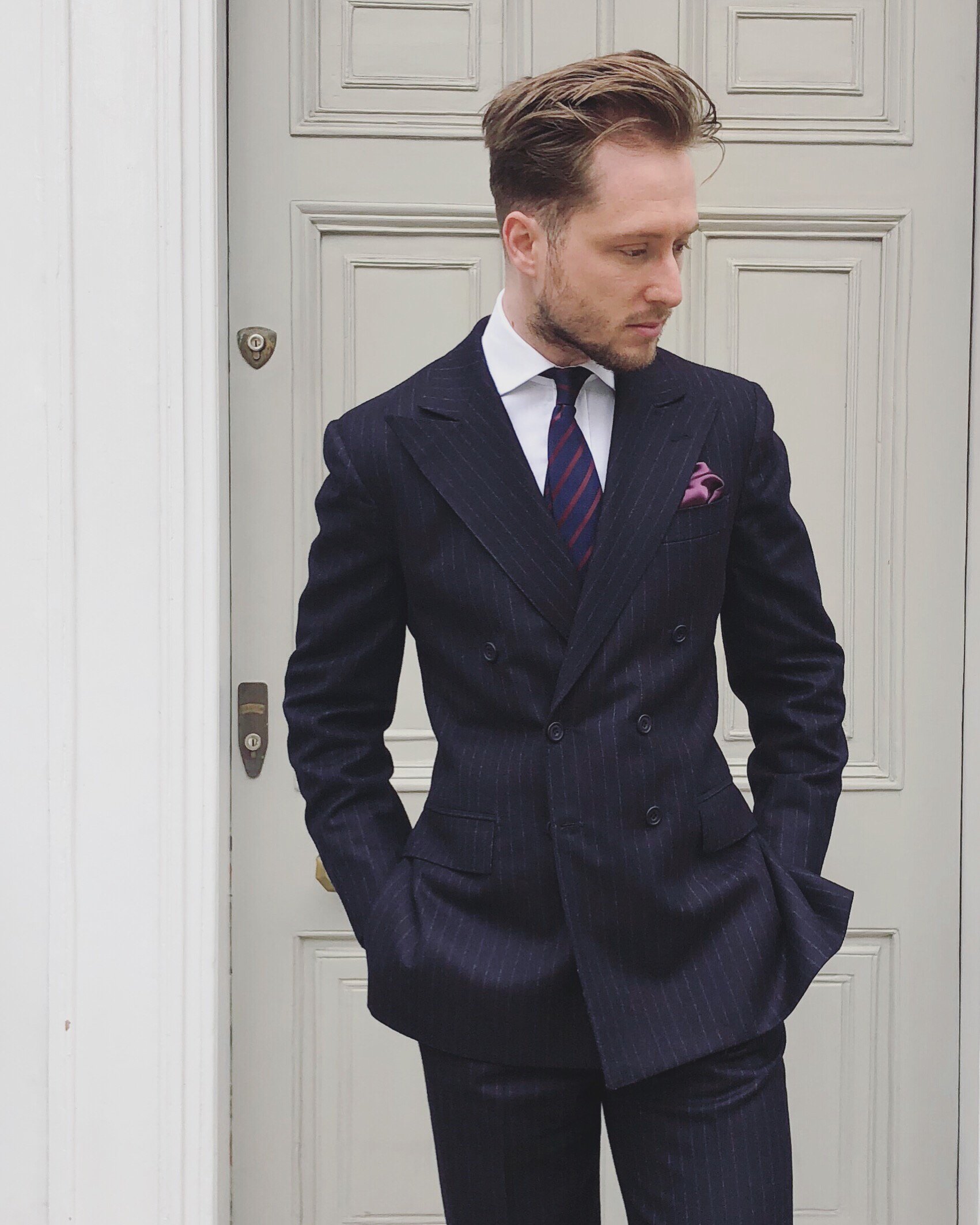 Henry Herbert on X QUINTESSENTIALLY BRITISH Here is a traditional Double Breasted 2 piece english classic. A striking and distinctive cut totally handmade start to finish. bespokesuit suit tailors Lon...
