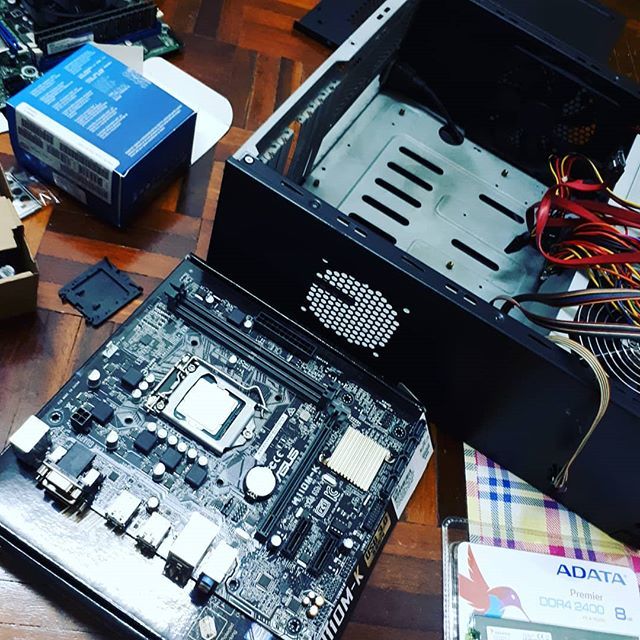 JezConsult's tweet image. Upgrading customer's  RAM, chipset &amp;amp; motherboard. #itservices #upgradecomputer #opensuse ift.tt/2OS6geD