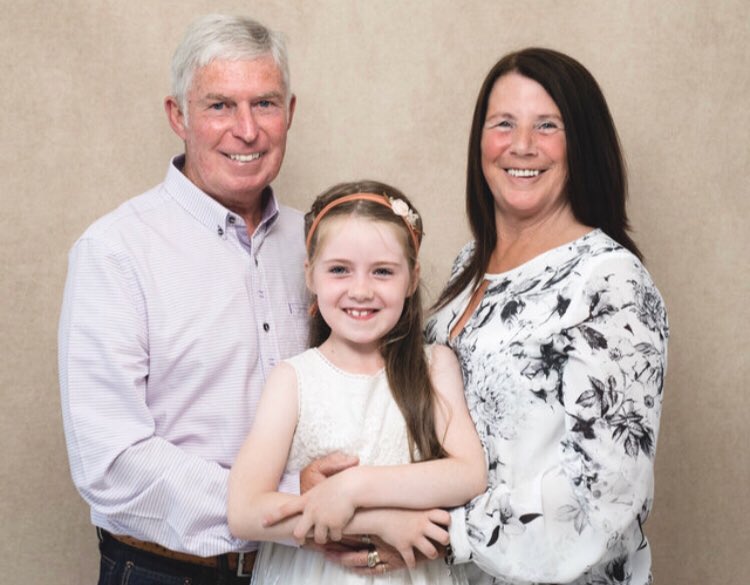 JenPetrie1's tweet photo. Nothing makes me prouder, than being blessed with a loving family 💞 ........ My two beautiful Nieces and my amazing Mum and Dad 😍 https://t.co/Ej5lqWll41