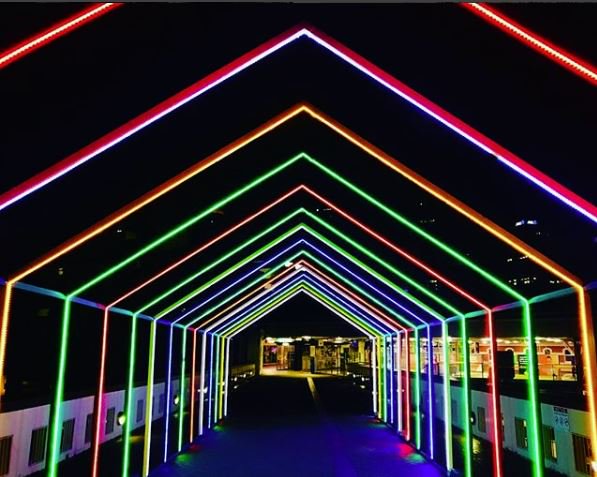 HolidayInnPerth's tweet photo. Perth City is lighting up for another great Friday night. Have you seen the #springinthecity activations around the CBD? #cityoflights 📸: @travel.logs.dajs https://t.co/eOXPAKZZRV
