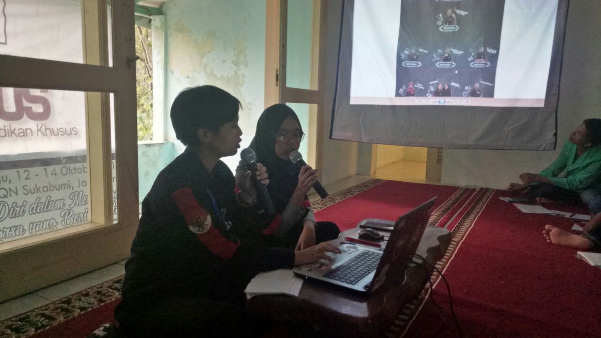 SIMAK_STIAMI's tweet photo. Jumat 12/10/2018
Pemberian Materi tentang Komunikasi Visual oleh Wulandari Dwiyana yang dimoderatori oleh Safri Yeni
#KOPASUS2018 #simakstiami #2018masuksimak #bangkitlawankorupsi https://t.co/GT0TyESIps