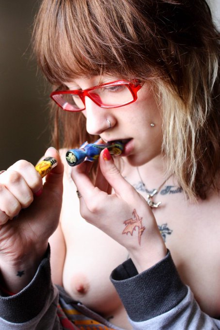 https://t.co/v0EIvYh6E5 Topless 420 Smoking #420 #trees #smoking #toking #smoker #toker #glasses #teen<a href="/tag/cute"class="tags"><span>#cute</span></a><a href="/tag/sweet"class="tags"><span>#sweet</span></a><a href="/tag/homemade"class="tags"><span>#homemade</span></a><a href="/tag/smoking"class="tags"><span>#smoking</span></a><a href="/tag/teen"class="tags"><span>#teen</span></a><a href="/tag/tattoos"class="tags"><span>#tattoos</span></a>