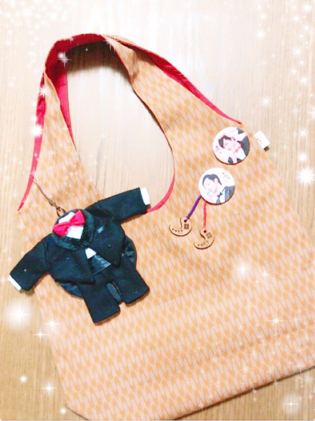 clip_cloudy's tweet photo. @wagonowa 和合さん今晩は🌙*.｡牧忠行の服できましたっ💕かわゆくなりましたっ(  ；∀；)明日持っていきます♡先週作った手さげもまた連れていきますね♪(牧忠行缶バッジ付)#若様組まいる #若様とロマン #牧忠行 #和合真一  #作るの楽しかった #CLIPのタグも付けたの https://t.co/2DRU88uD0W