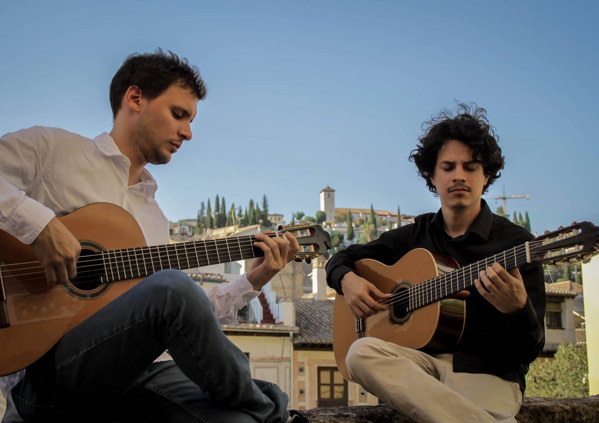 ¿Qué mejor plan para hoy que venir a la #SalaConchaVelasco para disfrutar del <a href="/GuitarFestVLL/">GuitarFestVLL</a>? 😉 A las 20h llega Pyrophorus Guitar Duo, «una nueva dimensión que se difumina entre lo clásico y lo popular». Entradas en bit.ly/2C3L4M5
#LavaVLL #Valladolid #GuitarFestVLL