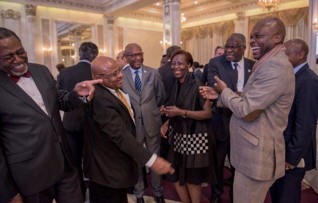 CandyBaso's tweet photo. Hon. @LMushikiwabo vous allez nous manquer mais nous vous suivrons de loin. Les Chefs d’Etat ont fait le bon choix et dotent ainsi l’@OIFfrancophonie d’un atout majeur. Vous allez continuer à faire de grandes choses. Félicitations à la nouvelle SG @LMFrancophonie #ElleAimeOIF https://t.co/ITpHFNUkaV