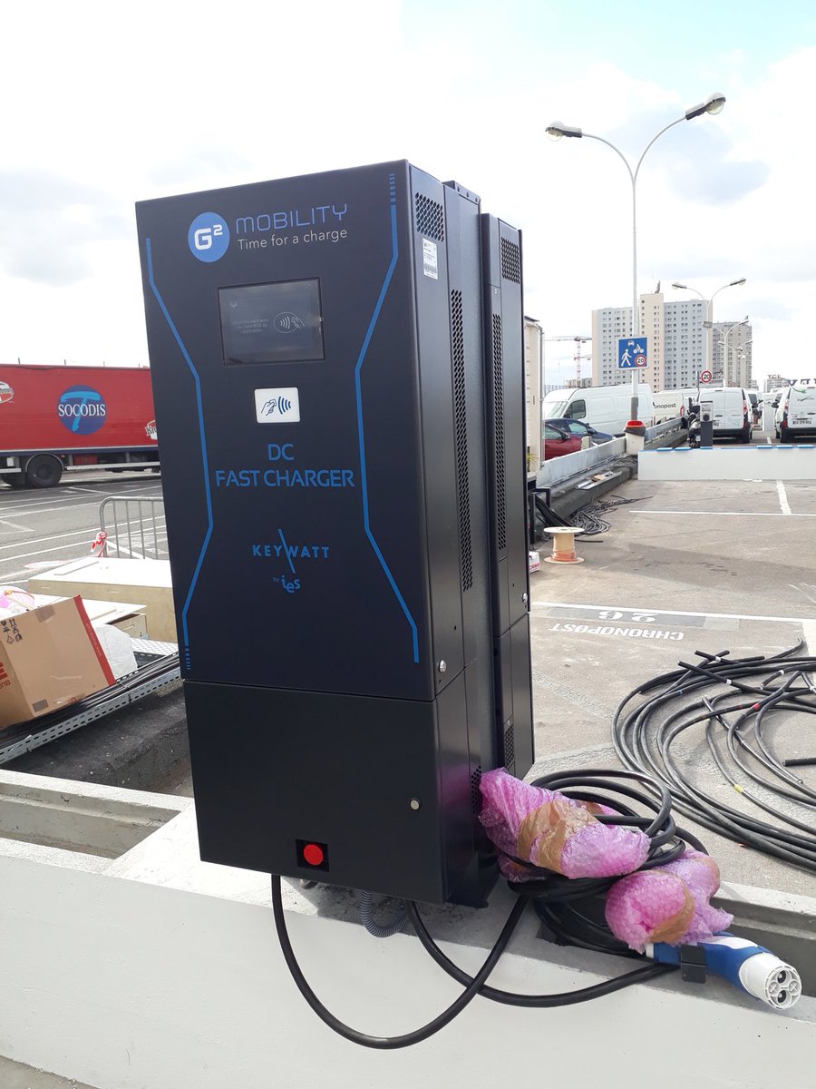 g2mobility's tweet photo. @G2mobility étend sa gamme de #solutions de #recharge de #véhicules #électriques : la borne de #recharge #rapide #KeyWatt, en partenariat avec IES Synergy. Ci-dessous : le déploiement de cette dernière sur le site Chronopost de Paris Boulevard Ney! https://t.co/9ambzEgeFK
