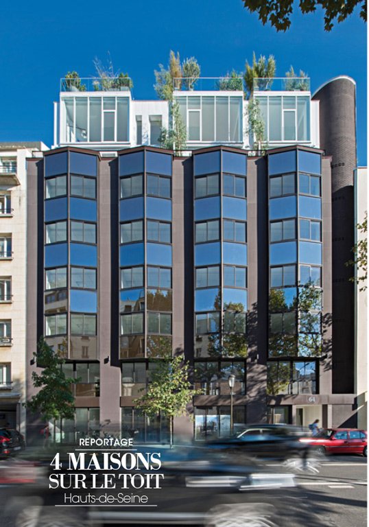 Sur le toit d'un #immeuble de bureaux à Boulogne-Billancourt, l'#architecte Vincent Eschalier a livré 4 #maisons en #CLT.
Visite guidée de ce projet dans Kozy-mag n°10 : kozy-mag.fr/4-maison-sur-l…