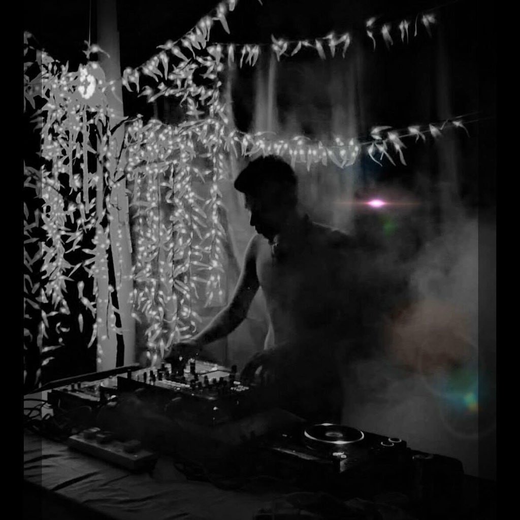 Juggernauts lasers and light rigs &amp; that pulsating Dance-floor is all set and ready for a work out tonight!! 🔥 

FRI’DAZE at PLAYBOY! Featuring 

• <a href="/mafaiza/">Ma Faiza (she/her)</a> 
• <a href="/SeriousMysterio/">Serious Mysterious</a> 
• #shreyas
• #kunalG

For guest list/tables : +91 84548 81609