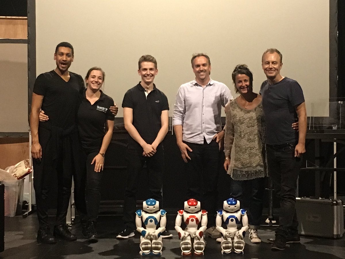 Last night I became an actor. I loved my 1st night in front of a live audience. All these amazing humans worked so hard on About a bot. THANKU❤️<a href="/arunblair/">Arun Blair-Mangat</a> <a href="/CressidaCarre/">Cressida Carré 🏳️‍🌈</a> @DeclanRandall <a href="/SkyBarnes/">Sky Barnes</a> @FoxTech14 <a href="/Micklivermore/">Michael Livermore</a> <a href="/Oli_Hancocklx/">Oli Hancock</a> <a href="/EmotionRobotics/">Emotion Robotics</a>  <a href="/BHTWarwick/">Bridge House Theatre & Warwick Hall</a>