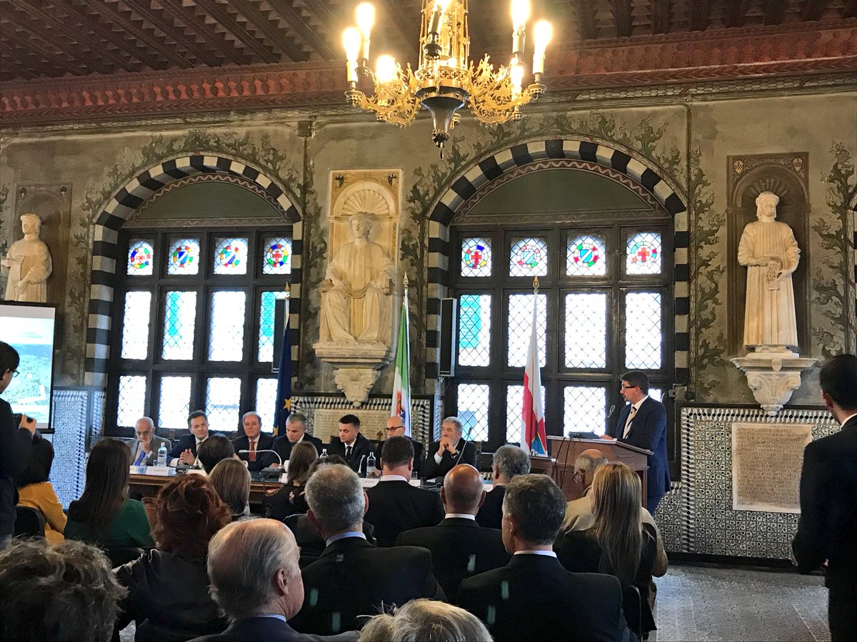 GNVtraghetti's tweet image. Conferenza stampa per la presentazione della #shippingweek, alla presenza dei più importanti esponenti del settore marittimo, a #Genova a #giugno @Assagenti @portodigenova @buccipergenova @edorixi  @bancheroa @guardiacostiera