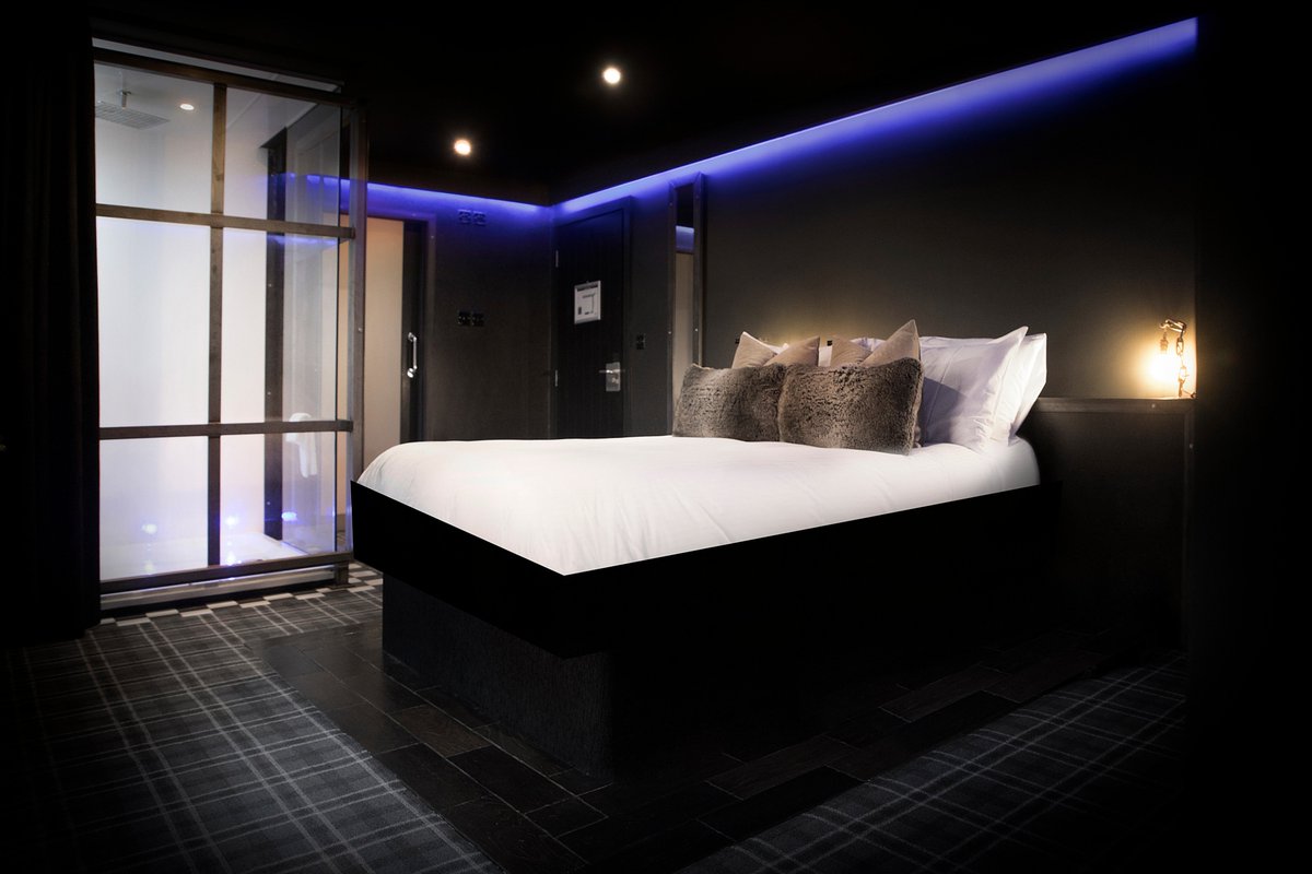 BBA_Leeds's tweet photo. Planning a night out tonight?

Why not stay in the city centre of Leeds just a stones throw from the bars and clubs!

Book in tonight for your city centre stay.

https://t.co/X9Xfkw3Xl8 https://t.co/W2ZZQfxGUJ