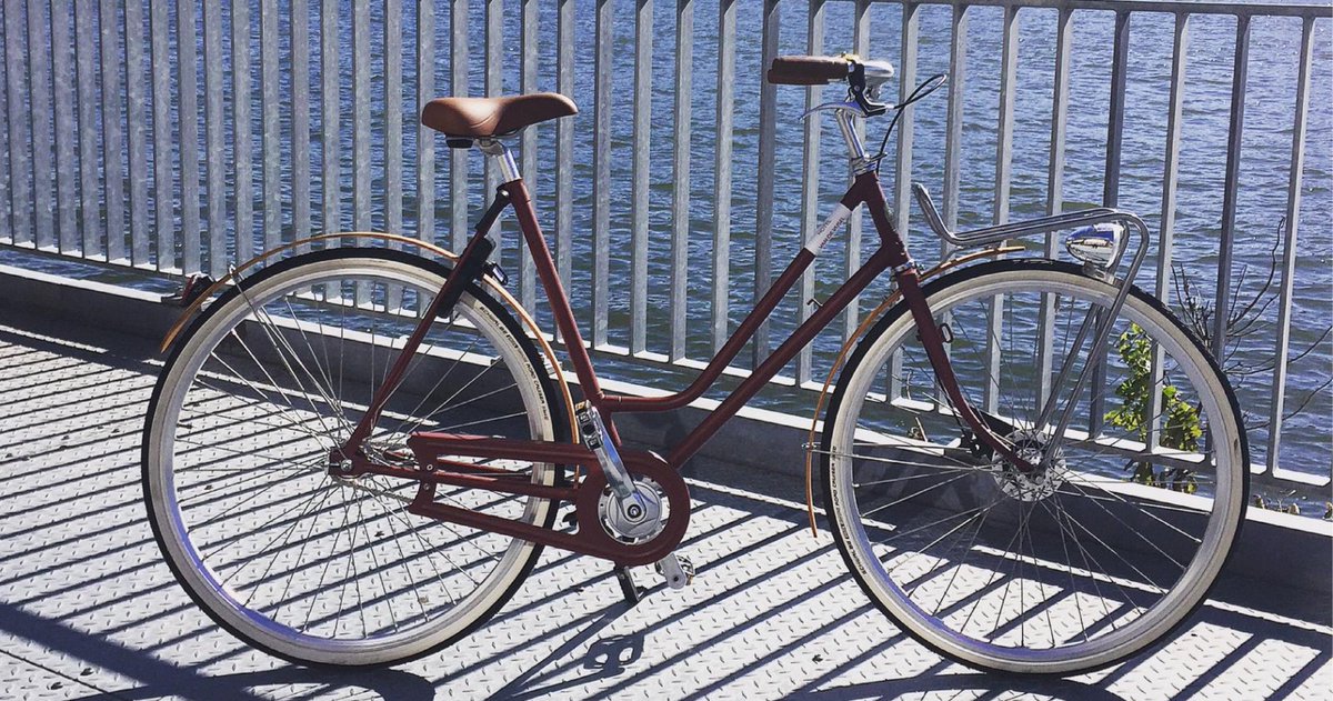 RoetzBikes's tweet photo. #Weatherforecast for Mid-October: sunny, 26 degrees. #IndianSummer in The Netherlands... #Globalwarming, anyone? 🙋🏼♀️ It does make our #roetz branded bike by Hotel van de Vijsel @VondelHotels looks awesome next to the water of #amsterdamnoord #whattothink #marketingbike #sun https://t.co/vKZP0tWLxT