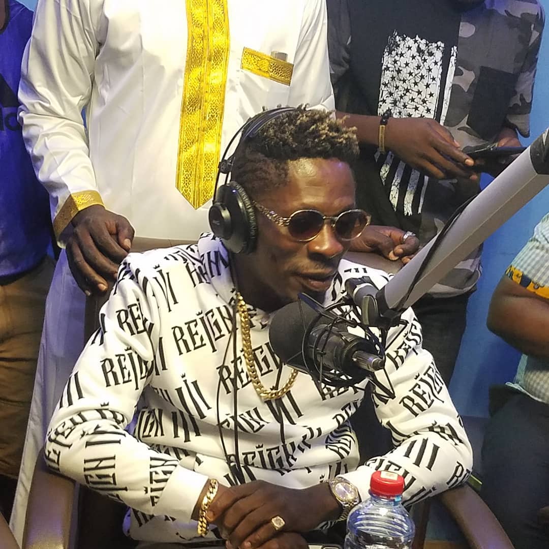 hellomrlarbi's tweet photo. @shattawalegh live on Showbiz Agenda On Zylofon 102.1 FM WITH @sambahflex @zylofon1021fm #TheReign #ZylofonHypeMan #AyeeRuff #1kmvmnt
@AccraMusicAward https://t.co/AOiFF0KiUA