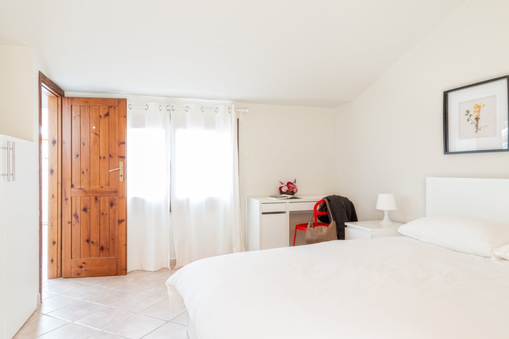 InCefaluAp's tweet photo. Even if the season of our swimming pool draws to an end, Come to enjoy our apartments and colors and emotions of the autumn

 https://t.co/4E542wHIIW https://t.co/fEJlCZROFg