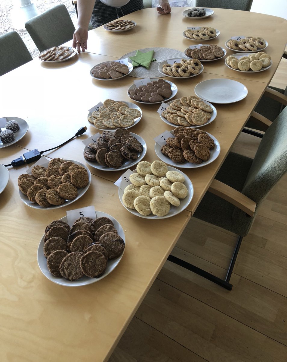 Freddiebobo's tweet photo. ÄNTLIGEN får jag göra något på jobbet som jag faktiskt är bra på! #smaktest https://t.co/hGW0qG5Vji
