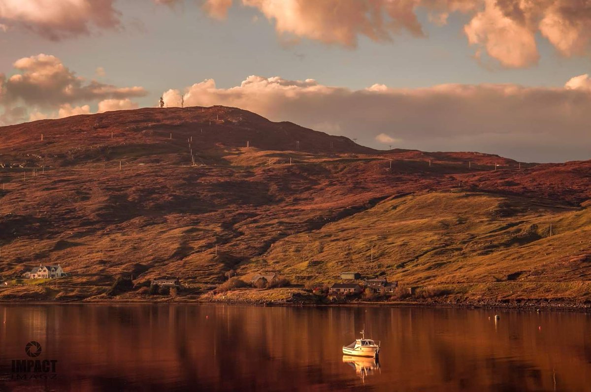 ImpactImagz's tweet photo. The Dorothy at anchor in Loch Marig, Isle of Harris in the calm before the storm.
#stormhour #OuterHebrides #Harris #lonelyplanet #autumn #coloursofscotland #Airbnb https://t.co/kIL0fmyQHE