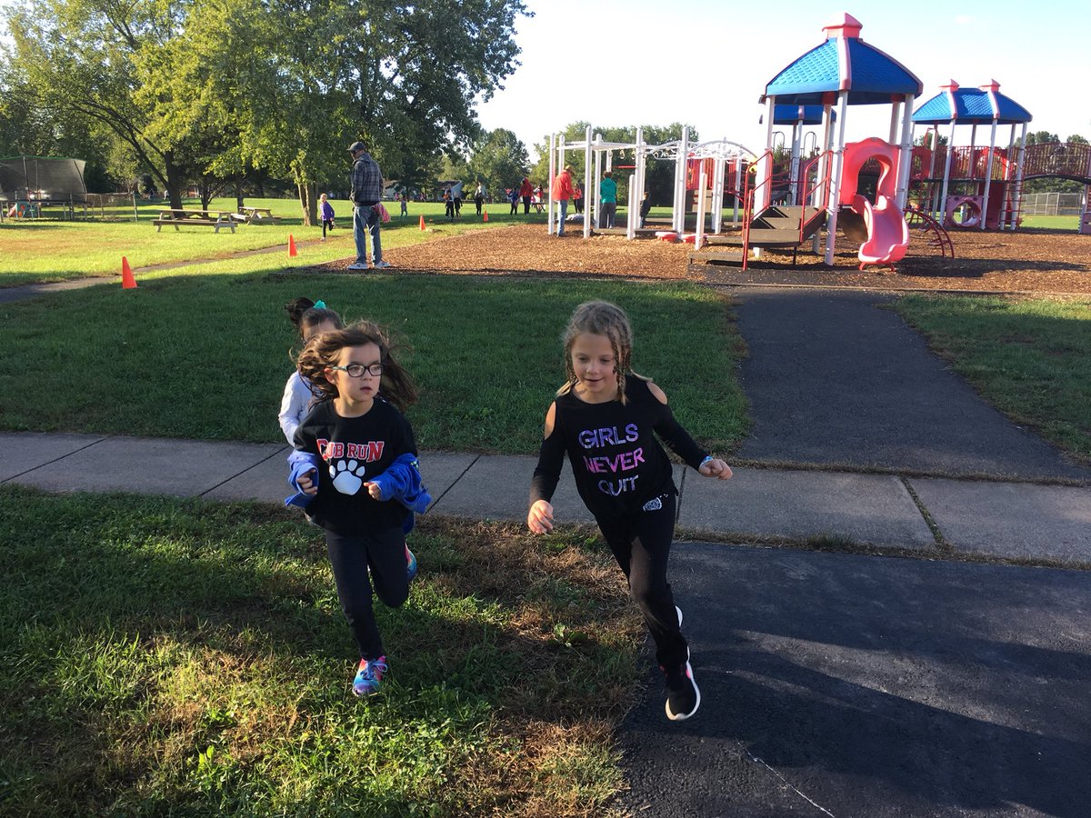 CubRunMarkham's tweet photo. Cub Run-a-Thon fun! https://t.co/cCdxn9rfjj