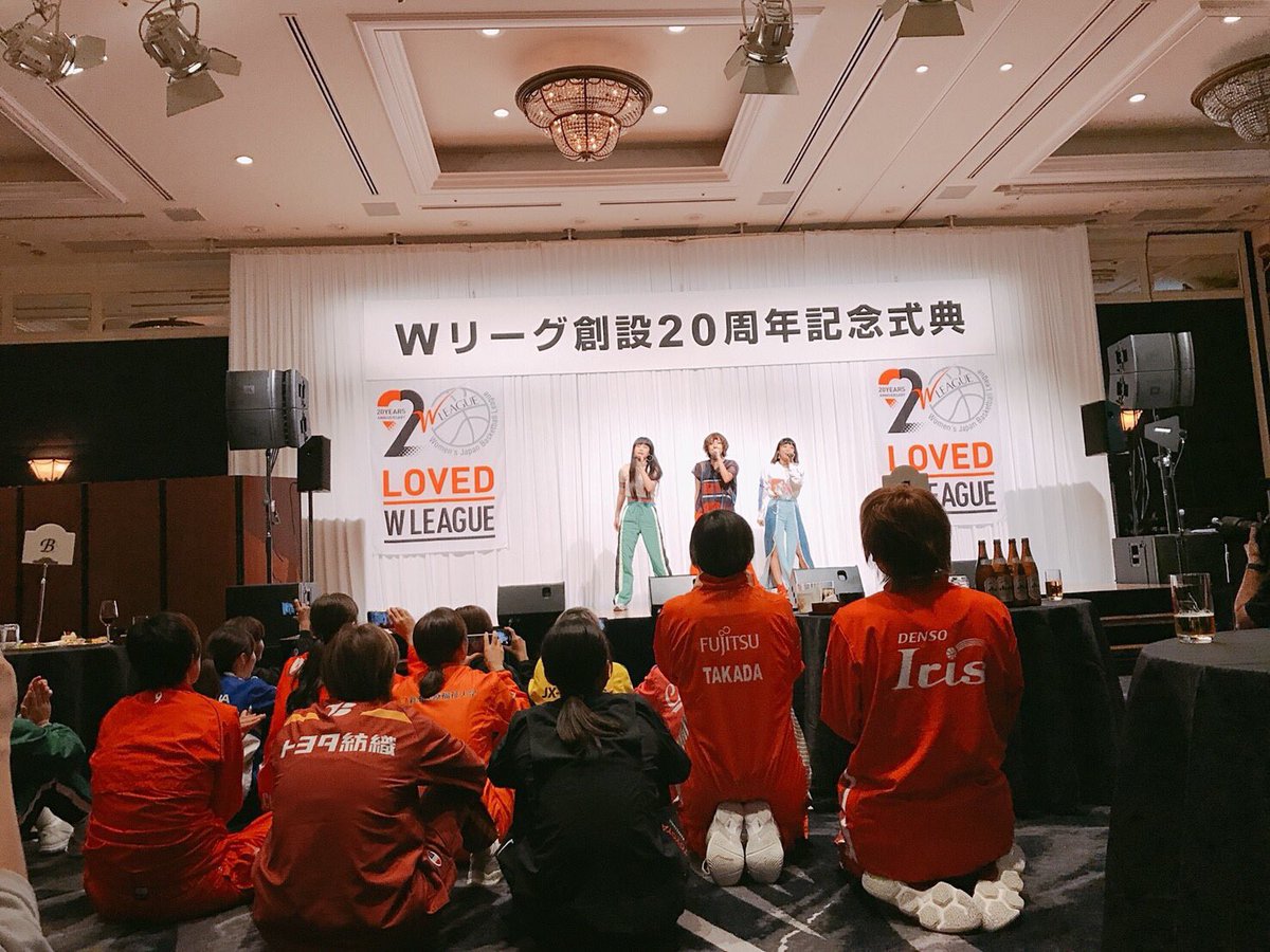 Jewel__official's tweet photo. ㊗️BIG NEWS㊗️
なんと！！今年度も、バスケットボール女子日本リーグ・Wリーグの公式応援アーティストにJ☆Dee'Zが決定しました🏀🎊✨
記念すべき20周年を迎えたWリーグ！遂に開幕です🤣 #JDeeZ #ジェイディーズ #WJBL #女子バスケ #歓喜
https://t.co/KgwBo41ZuE https://t.co/sYPpLvQTKi