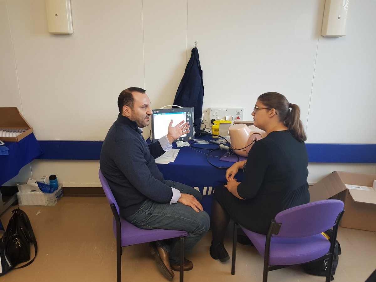 ased_ali's tweet photo. Participants being assessed on intravesical Botox injections for treatment of overactive bladder. @UrologyBootCamp #uboot18 https://t.co/HAzf9zHkbr