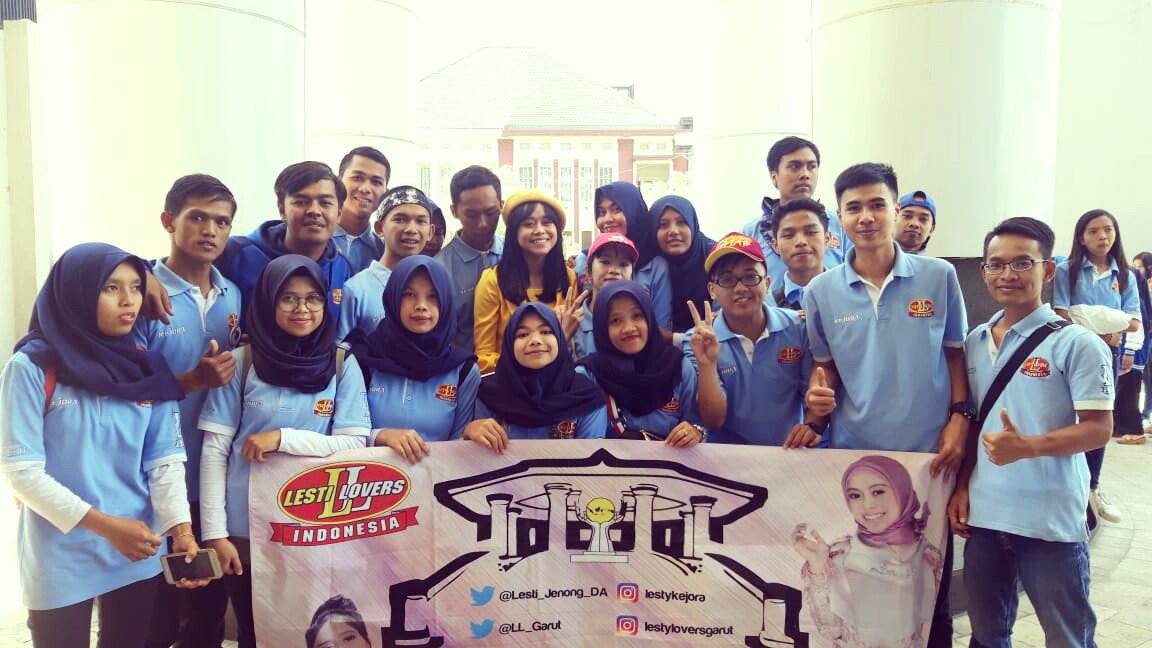 Semangat pasukan biru😍
#IDA2018Lesti