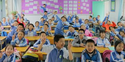 Китайская школа видео. Начальная школа в Китае. Образование в Китае средняя школа. Образование в Китае начальная школа. Младшая школа в Китае.