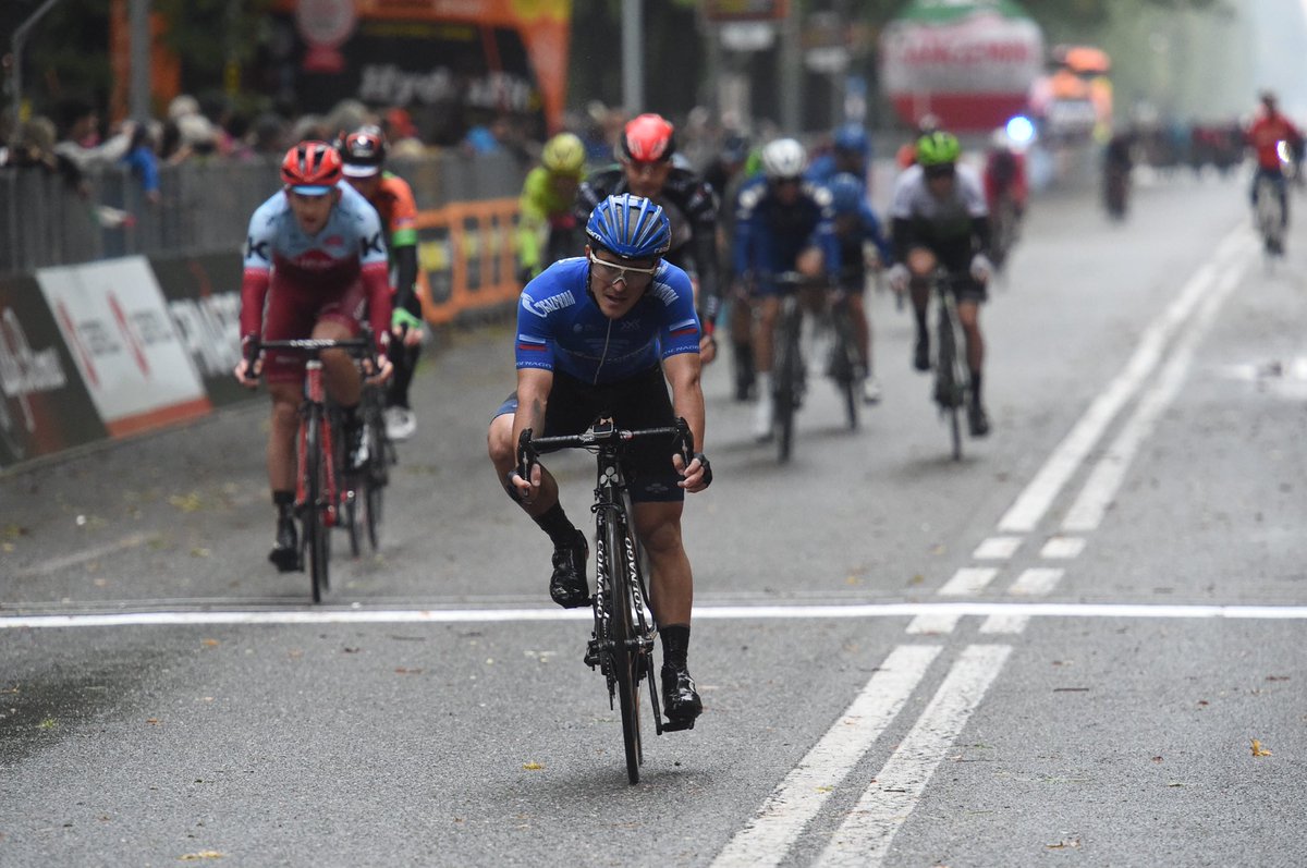 RusveloTeam's tweet photo. As always, the Italian Autumn classics were quite tough and featured a fierce competition with the strongest contenders. 💨😤 Check our the photo gallery 🇮🇹🍂
⠀
📸: Sirotti
#RockTheRoyalBlueJersey #GazpromRusVelo #cycling #ciclismo #cyclingpics #hardwork #nopainnogain https://t.co/lzEYmbnDR9