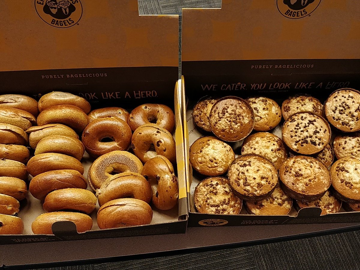 UCBusAnalytics's tweet photo. Breakfast awaiting you in Room 111! #UCDataScience https://t.co/jXeYeDlcQU