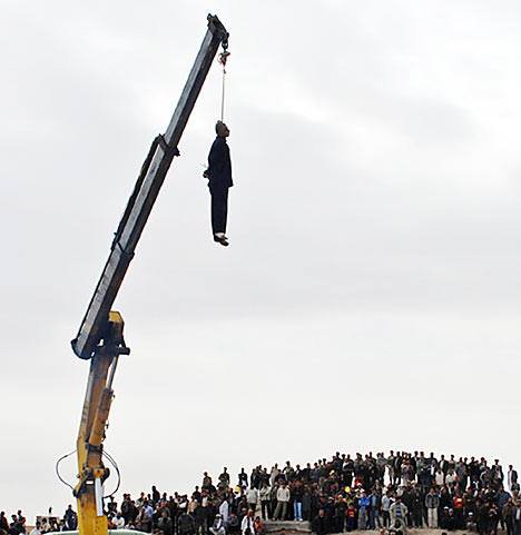 iHammadMehmood's tweet photo. #Zainab 's murderer should be hanged like this.
#WeWantPublicExecution https://t.co/EwHQJ7nU8j