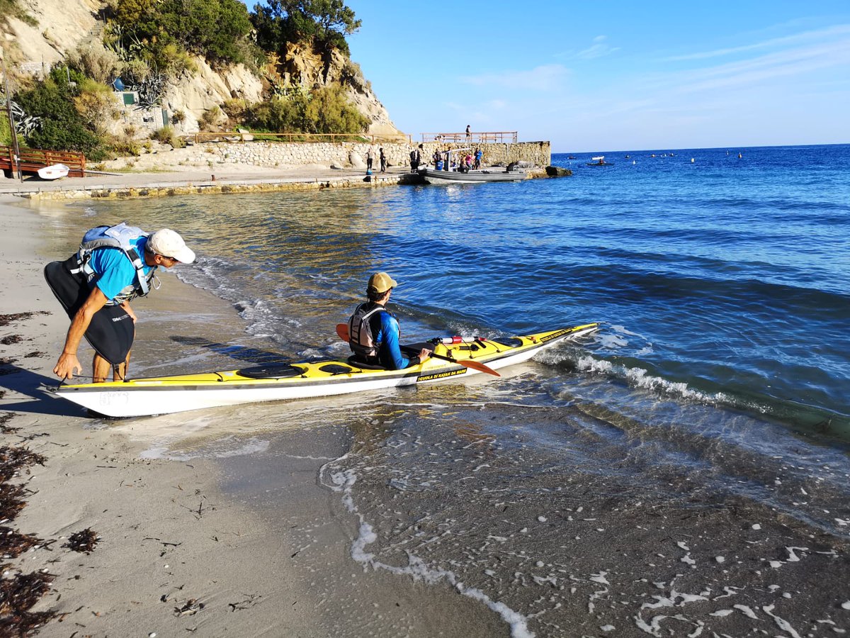 viaggidelgenio's tweet photo. On sunny day of autumn, some kayaking and scuba diving still are the best way to enjoy bright shade of blue of Elba island coasts #isoletoscane #activetraveltuscany #ATWS2018 #TuscanyAdventureTimes https://t.co/Vo9ldR75FC