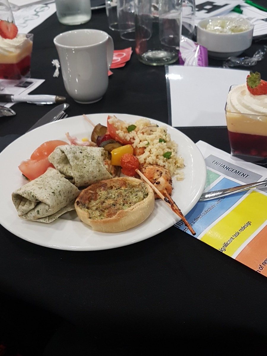 iteach_primary's tweet photo. Best part of any course, free food. #edutechhub #litshedconf https://t.co/46bJWfjG68