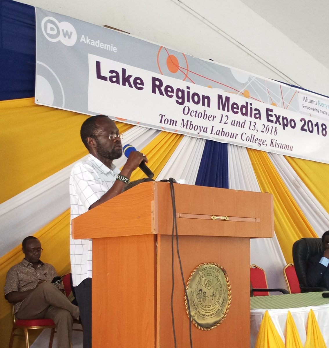 DwAlumni's tweet photo. @AnyangNyongo Addressing the Lake Region Media expo 2018.
Interesting conversations about the state and place of the media in Kenya.  
#LRME2018
#DWAAKE https://t.co/E8Ns03uQbk