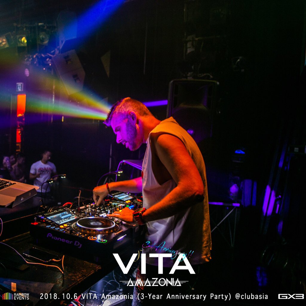 VitaTokyo's tweet photo. Koi Chan撮影のお写真の続きです。
#djsuri
#VITAAmazonia #Amazonia #vitatokyo #getvitalized #VITA
#パーティー #party #gayparty #gaynight #musclegay #instagay #gogoboys #ゴーゴー
#gay #ゲイ #diversity #ダイバーシティー https://t.co/b3MBaYkET2