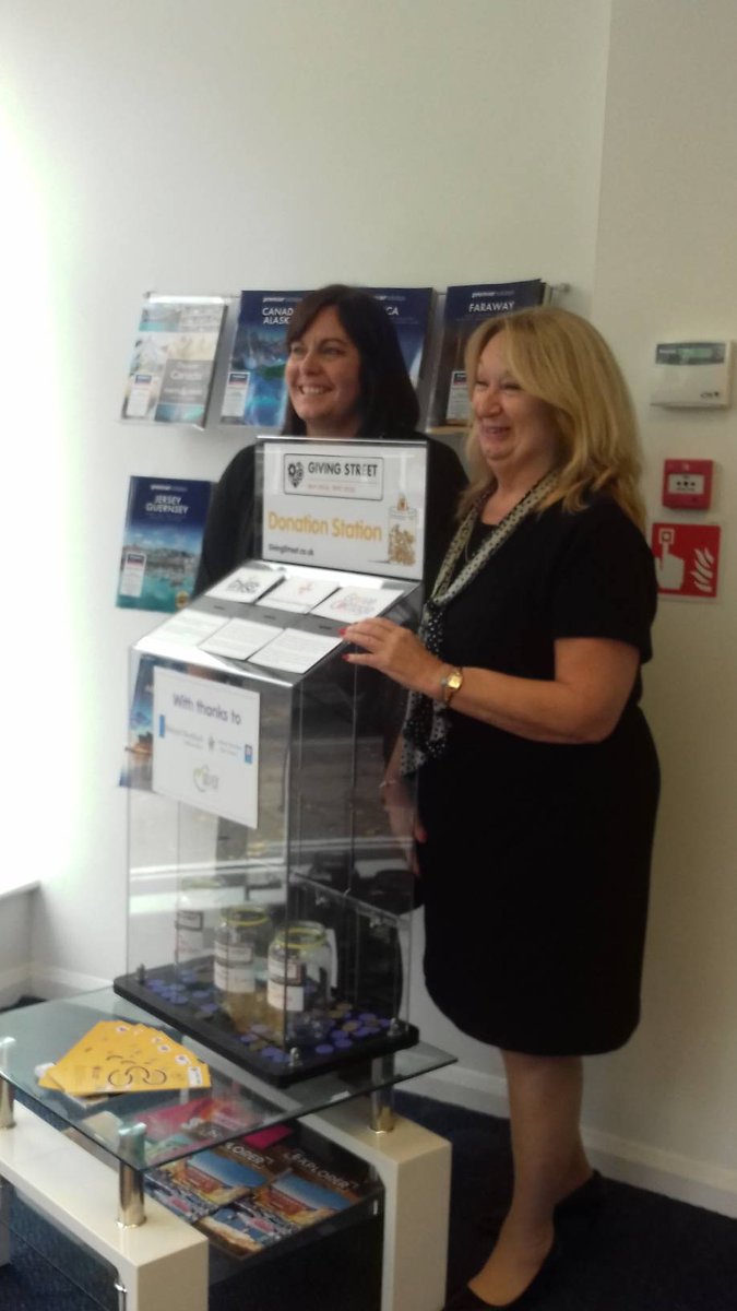 Giving_Street's tweet photo. We are out in Stortford getting some  lessons from @StortfordIndie TOG Vicki while she snaps some of the businesses who have signed up for #GivingStreet this week ! They are at the forefront of the  #BuyLocalGiveLocal movement ! https://t.co/FHL2aBZ8VH