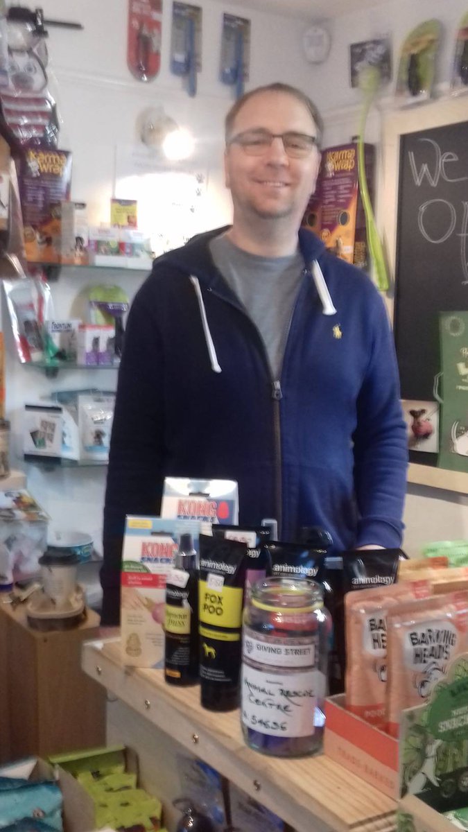 Giving_Street's tweet photo. We are out in Stortford getting some  lessons from @StortfordIndie TOG Vicki while she snaps some of the businesses who have signed up for #GivingStreet this week ! They are at the forefront of the  #BuyLocalGiveLocal movement ! https://t.co/FHL2aBZ8VH