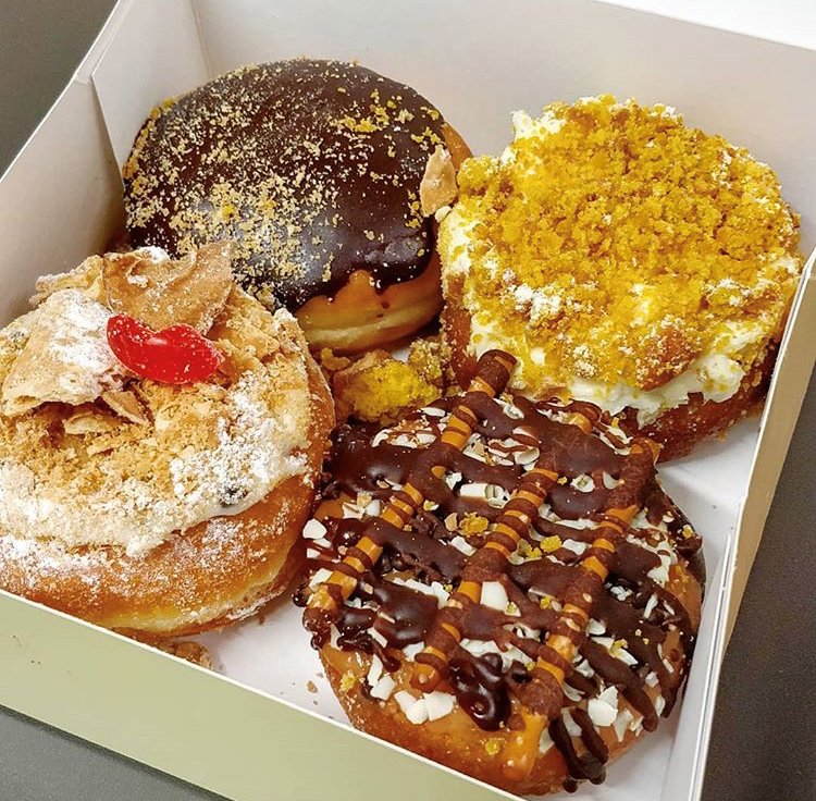 Glaze Donuts tweet media