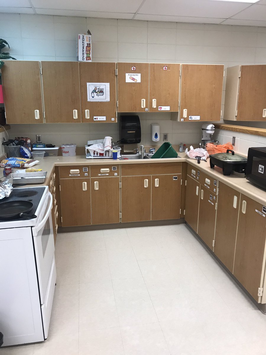 CGeaterTE's tweet photo. Things are starting to smell good here at SMS. Cooking has begun for our staff breakfast. https://t.co/3r7EkZQLN1