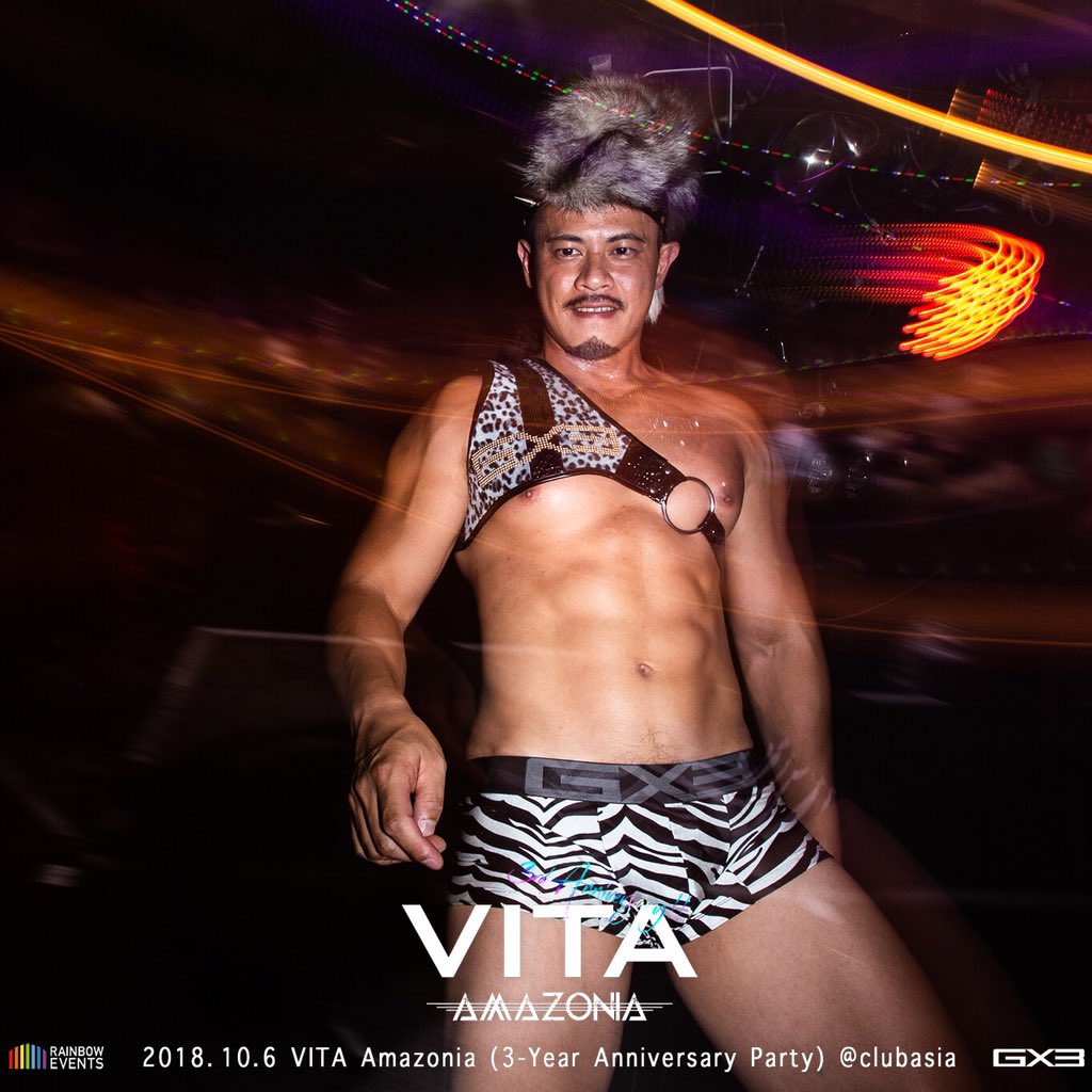 VitaTokyo's tweet photo. Kii Chan撮影のお写真の続きです。
#djsuri
#VITAAmazonia #Amazonia #vitatokyo #getvitalized #VITA
#パーティー #party #gayparty #gaynight #musclegay #instagay #gogoboys #ゴーゴー
#gay #ゲイ #diversity #ダイバーシティー https://t.co/KCfnIRovP3