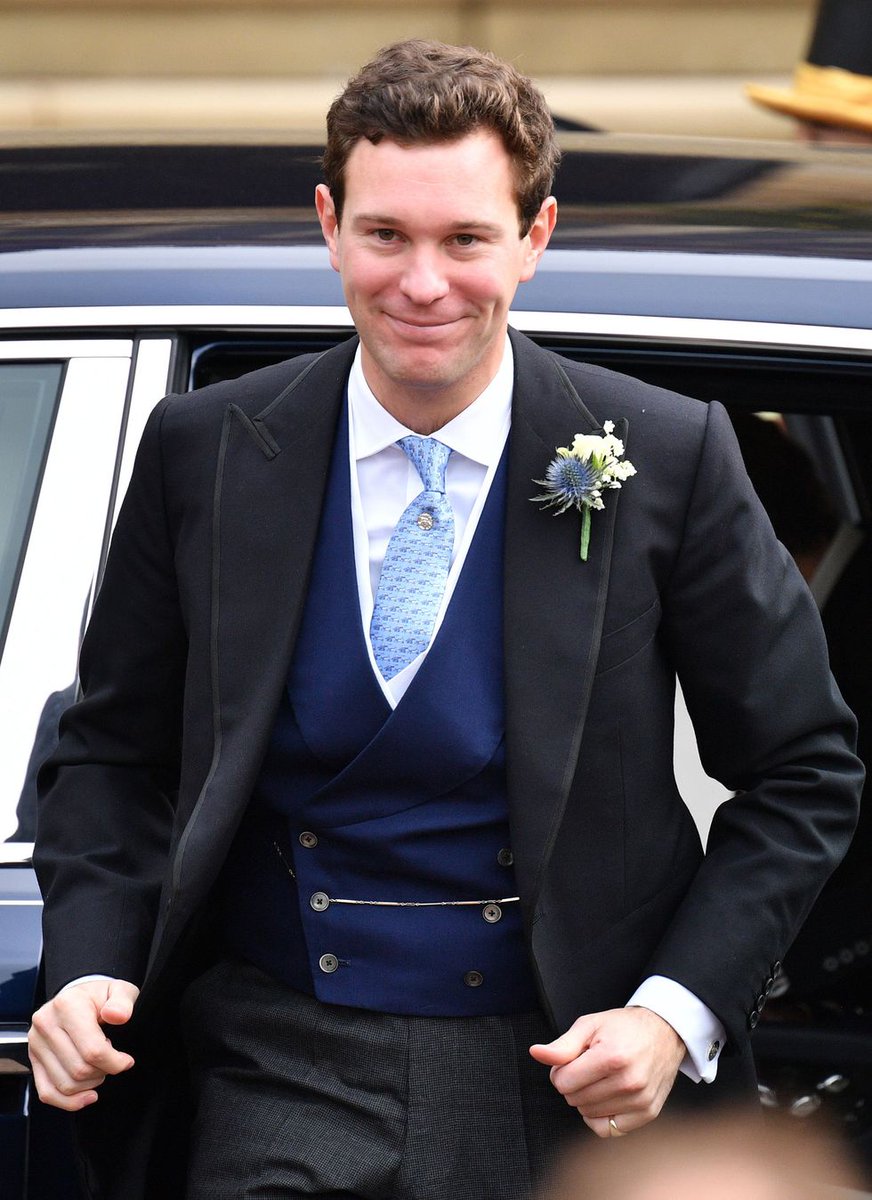 Oussumshop's tweet photo. Congratulations Princess Eugenie and husband Jack Brooksbank!!!!!! β¨ππ°π»π
.
Images credit - Getty images, Shutterstock & Pool cia Reuters
.
#princesseugenie #jackbrooksbank #royalfamily #princessofyork #princesseugeniewedding #royalwedding2018 #royalwedding #meghanmarkle https://t.co/6ZMuGMWXs1
